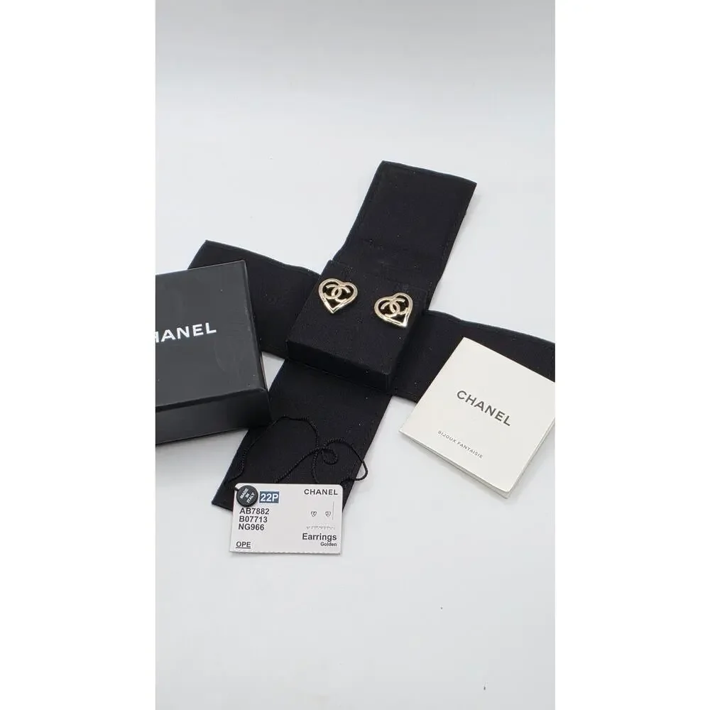Chanel Gold-tone Interlocking CC Heart Stud Earrings NWT